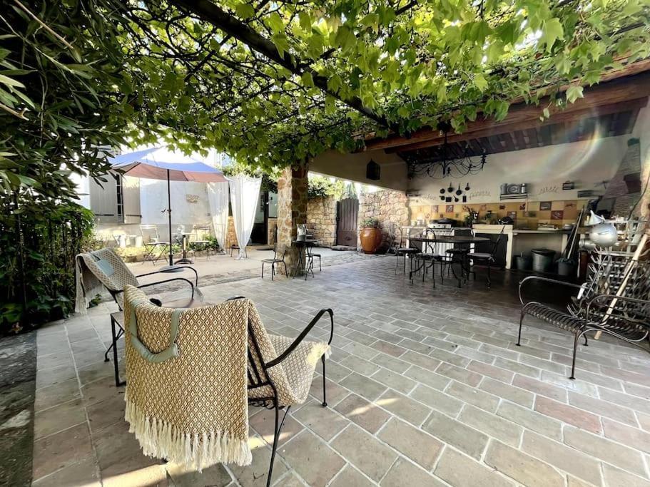Appartement Dans Mas Provencal Grans Exterior foto