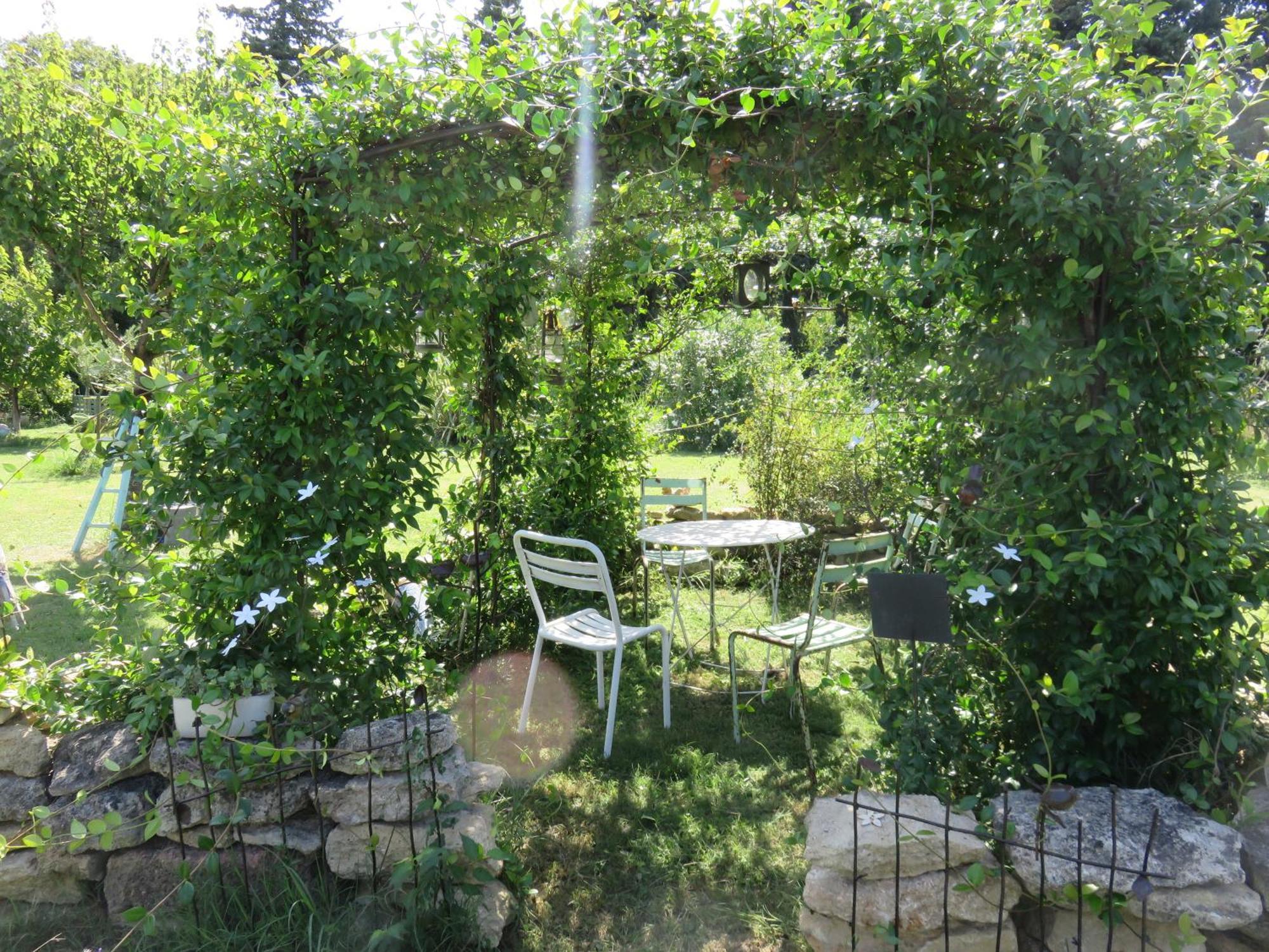 Appartement Dans Mas Provencal Grans Exterior foto